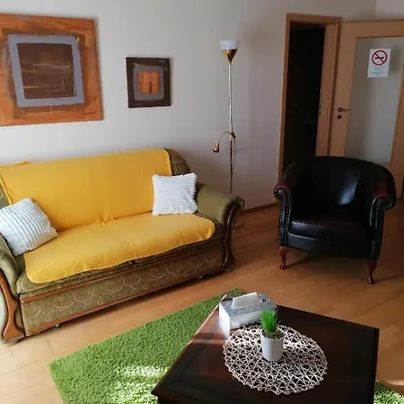 Beatrix Apartment *