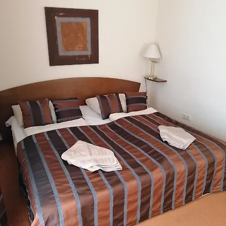 Beatrix Apartment *