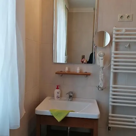 Beatrix Apartment Buk