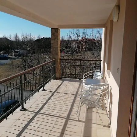 Beatrix Apartment Buk